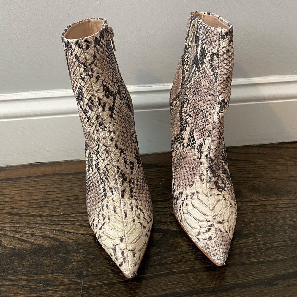 Steve Madden snakeskin bootie heels. Heels are 4”, size 6.5.